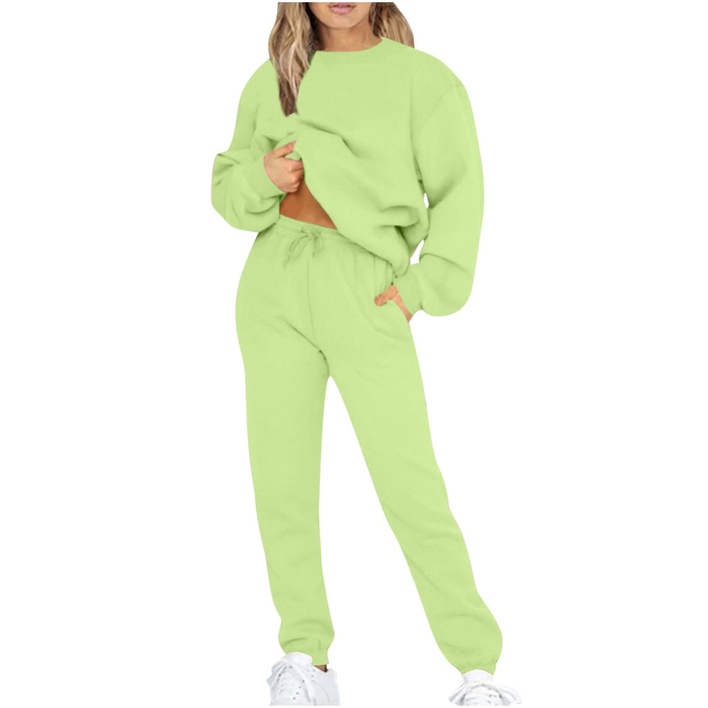 Women's tracksuit set detail